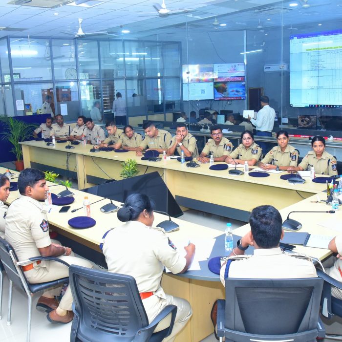 స్వర్ణాంద్ర@2047 విజన్ కార్యక్రమమునకు బందోబస్తు విధులు నిర్వహించు పోలీస్ అధికారులు, సిబ్బందికి బందోబస్త్ విధులపై మార్గదర్శకాలు, సూచనలు, సలహాలను అందించి, దిశానిర్ధేశం చేసిన ఎన్.టి.ఆర్. జిల్లా నగర పోలీస్ కమీషనర్ శ్రీ ఎస్.వి.రాజ శేఖర బాబు ఐ.పి.ఎస్. గారు  - ది. 12.12.2024