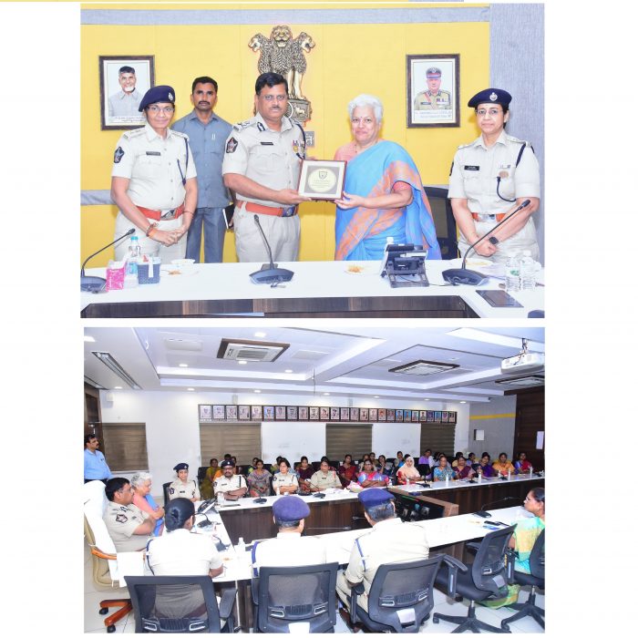 పనిచేసే ప్రదేశాలలో లైంగిక వేధింపుల నుండి మహిళలకు రక్షణ పోష్ (POSH) చట్టం  గురించి వాసవ్య మహిళా మండలి ఆద్వర్యంలో  అవగాహన సదస్సును నిర్వహించిన ఎన్టీఆర్ జిల్లా పోలీస్ కమిషనర్ శ్రీ ఎస్.వి.రాజ శేఖర బాబు ఐ.పి.ఎస్., గారు  - ది. 19.03.2025