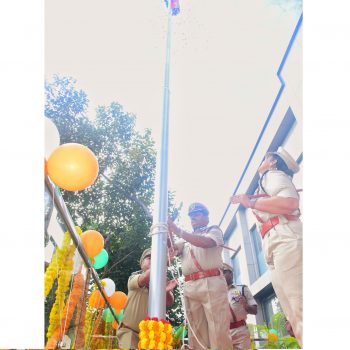 79వ స్వాతంత్ర్య దినోత్సవం సందర్భంగా జాతీయ పతాకాన్ని ఆవిష్కరించిన ఎన్.టి.ఆర్ జిల్లా పోలీస్ కమిషనర్ ఎస్.వి.రాజ శేఖర బాబు ఐ.పి.ఎస్. గారు - ది. 15.08.2025