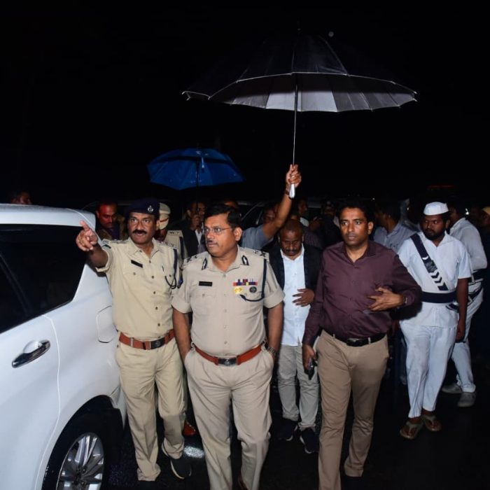 మొంథా తుపాను నేప‌థ్యంలో  వరద ముంపుకు గురయ్యే ప్రాంతాలను స్వయంగా పర్యవేక్షిస్తున్న ఎన్.టి.ఆర్.జిల్లా అధికార యంత్రాంగం 30.10.2025